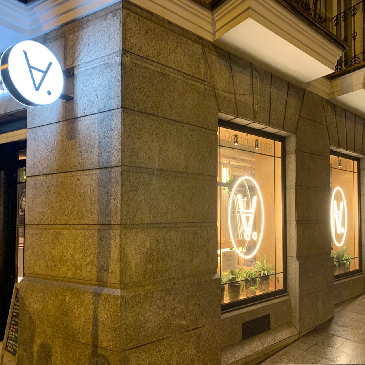 Banderola Carteles exteriores diseño identidad corporativa restaurante Banderola Carteles exteriores diseño identidad corporativa restaurante